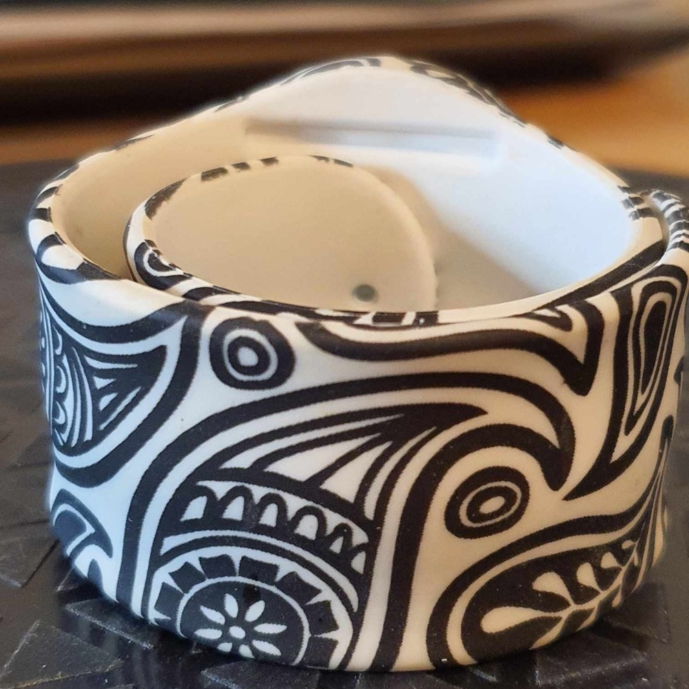 🦋10/$20🦋 Slap Brand Black/White Bandana Print Unisex Slap Watch - Picture 3 of 3